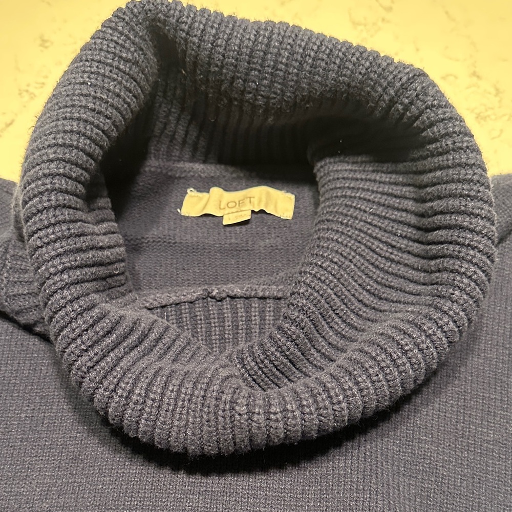 LOFT Deep Blue Women’s Turtleneck Sweater